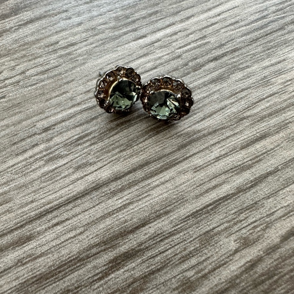 🔥3 for $5 Gray and Green Rhinestone Post Earrings